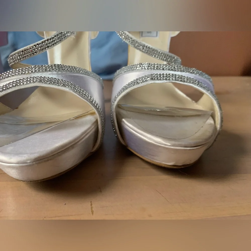 Touch Ups 7.5 “Allie” white satin rhinestone heels - Picture 12 of 16